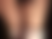 Shorts de cetim preto sexy, meia-calça brilhante e botas de cetim.