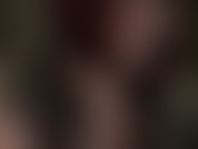 Tenho fetiche por batom preto.