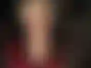Você ama os dois, um pauzão deslizando pela sua garganta e minha bunda na sua cara. Aqui você pode ter tudo. Estou acariciando meu pau bem na sua cara.