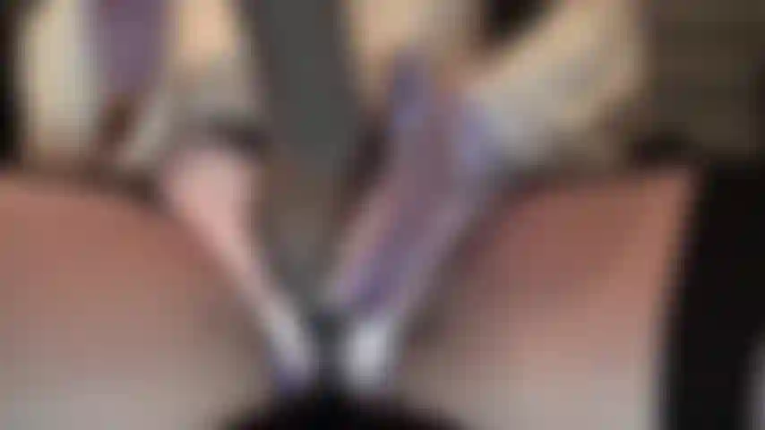 Sissy, e adoro rolas, não é? A dona vivian faz você babar no seu pau grande e de dar água na boca.