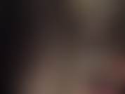 Uma deusa de couro com uma cinta-liga trevor preta e enorme. Sutiã sexy, espartilho, luvas, chapéu, casaco longo e botas de cano alto para provocar meus submissos amantes de couro e pau.