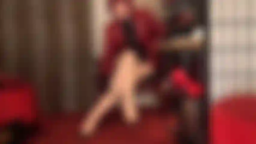 Meia-calça nude opaca - parece que você nunca se cansa dessas maravilhosas pernas longas de náilon.