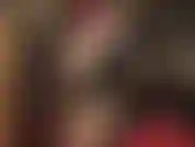 Os pés e pernas brilhantes da senhora te deixam louco!