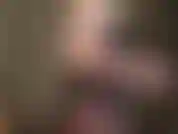 Um body sexy de renda e meia-calça preta com costura.