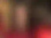 Com mules sensuais e saltos agulha extra altos.