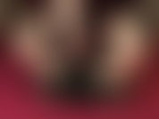 Pés descalços, arcos altos, dedos pintados de vermelho, peeptoes, punheta de salto, punheta, punheta de pés - ordenhando pau com salto, luvas, mãos e pés neste clipe raro com unhas dos pés pintadas.