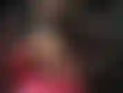 Trabalho de salto alto - a amante está vestida com uma linda blusa branca, blazer de couro e minissaia, cuidando do seu pau latejante. Tudo o que você precisa é desses saltos sensuais para expulsar todo o seu esperma.