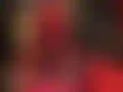 Uso leggings metálicas vermelhas brilhantes, adoro bunda, meia-calça e saltos altos sensuais.