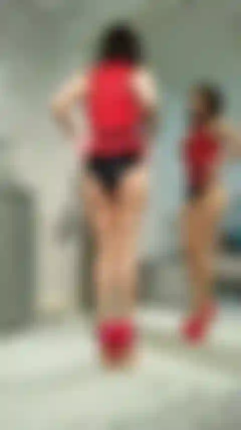 Meia-calça glossy & latex tease.