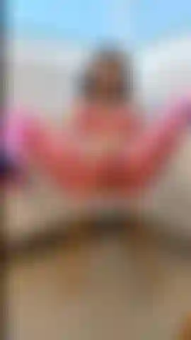 Esguicho de dildo meia-calça crotchless.