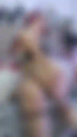 Um dildo grande dentro do meu cu.