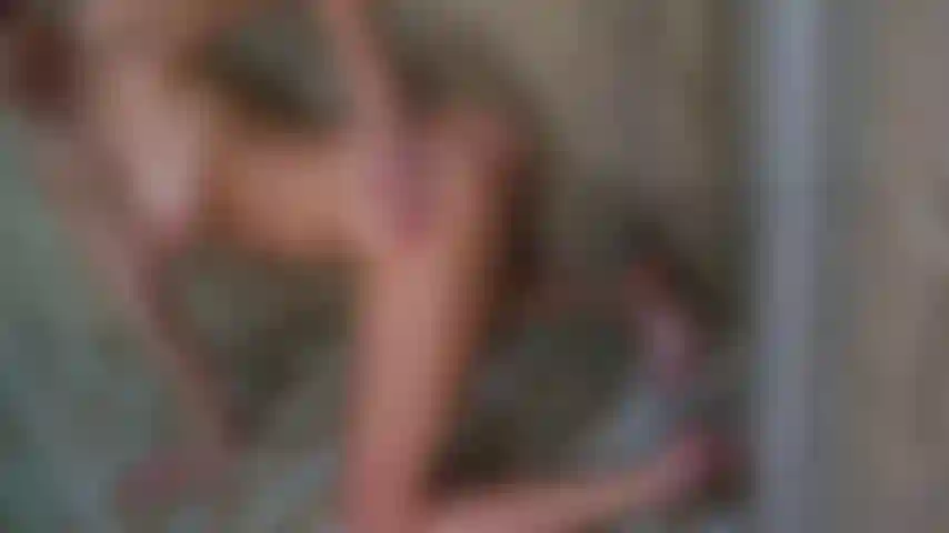 Me masturbando no chuveiro, brincando comigo mesmo no chuveiro e gozando fhd.