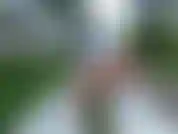 Footfetish ao ar livre. Pés e buceta, espiã molly divertida no parque fhd 60fps.