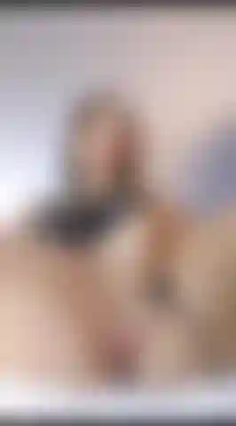 Foda-se minha bucetinha linda e molhada.