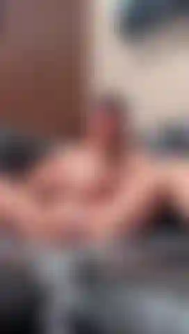 Quando você tira a roupa, o silêncio grita mais alto que qualquer palavra.