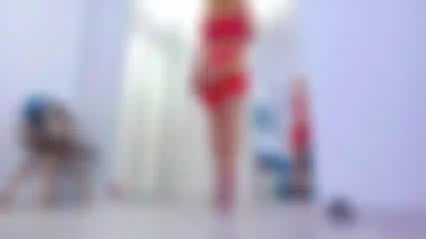 Hoje estou mais brincalhona que de costume... Quero que você comande cada passo do mais molhado!