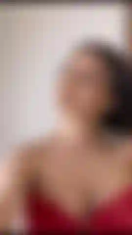 Te transformando em um louco com meu erotismo!