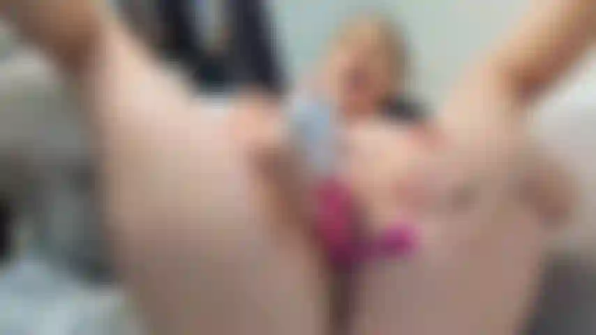 Esguichei como uma fonte na minha câmera toda!!