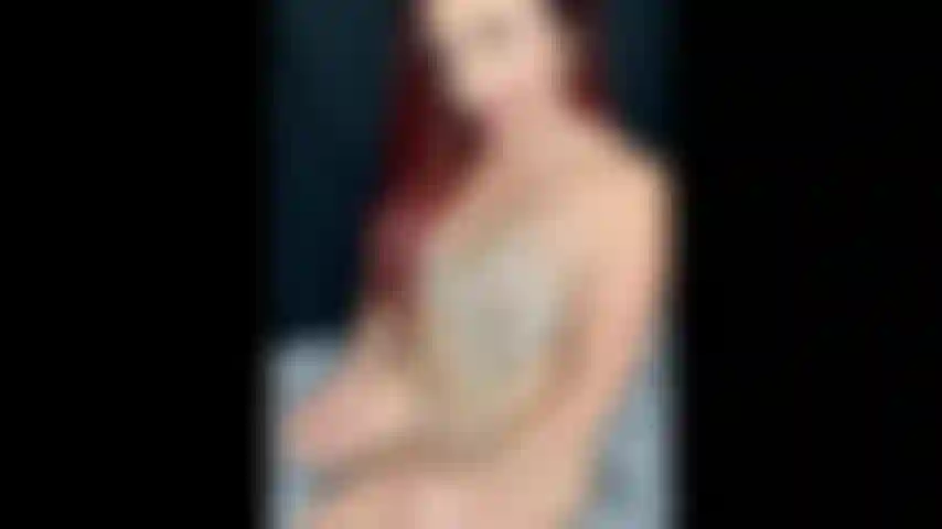 Conjunto de fotos/slideshow de janeiro de 2022! Modelando minha lingerie de strass combinada com saltos sexy de tiras pretas! Feliz ano novo!