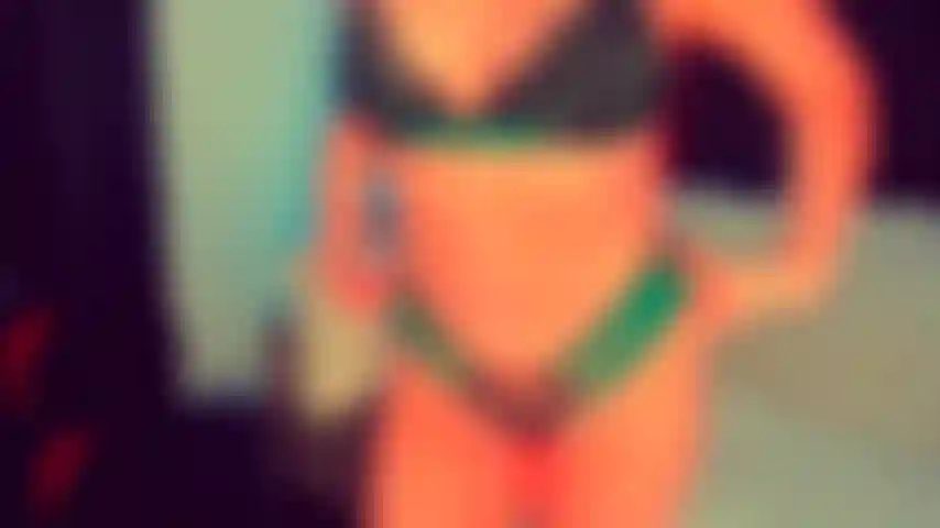 Uma dramatização de madrasta gostosa.