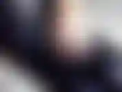 Vestindo minha legging de couro, espartilho de couro, botas e casaco de couro para amantes de couro. Maquiagem neon brilhante e lábios azuis e, claro, minha cinta. Prepare-se para ser minha cadela!