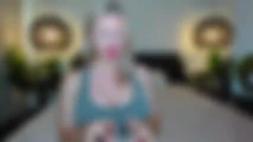 Cards joi. Cartão preto - atire bem e devagar, vermelho - bom e rápido. Ás - uma tacada, rei - 20, dama - eu decido, valete - 10 tacadas. Coringa - topless e bunda em flash. O fim do baralho é permissão para gozar.