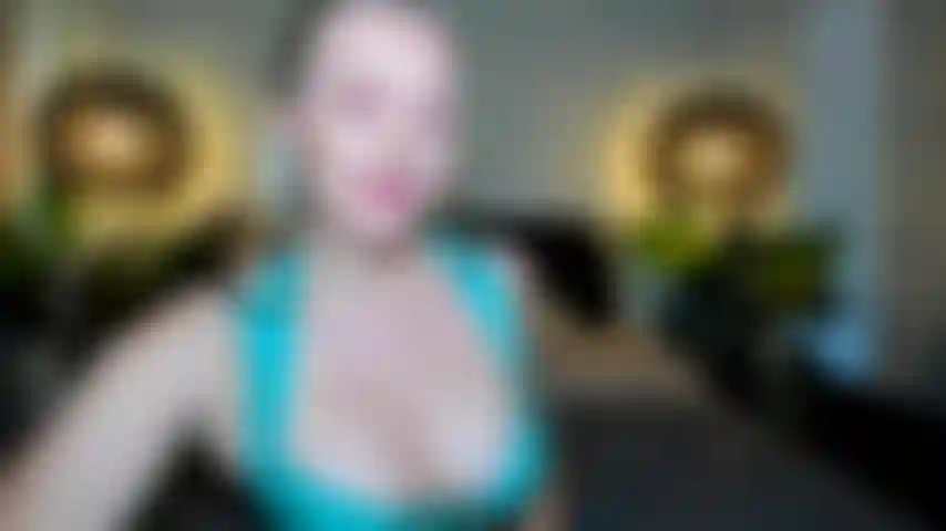 Strapon amor. Aceite que você precisa. Relaxe e deixe-me guiá-lo, tirando toda a tensão, abrindo sua mente para o amor strapon. Meu corpo perfeito, voz sexy é tudo o que você precisa para se apaixonar pelo meu pau e continuar voltando para mais.