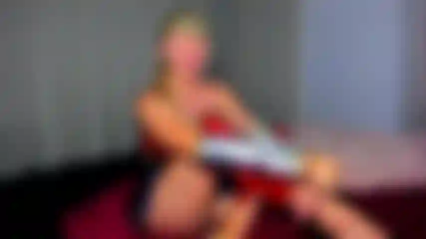 Mulher maravilha destruidora de lares.