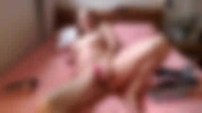 19. Domina milf faz você comer minha buceta, depois fazer uma torta de creme.