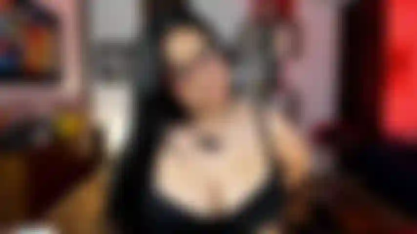 Beautiful face, beautiful tits, beautiful body, and a beautiful, huge ass that will leave you without a line!