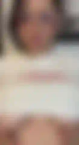 Between laughter, sighs and nipples