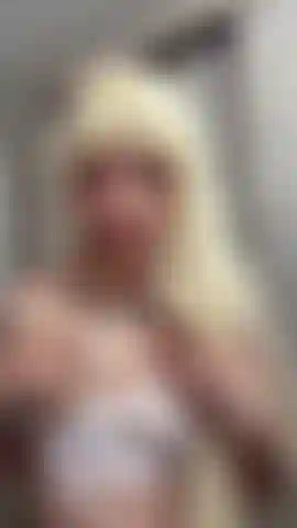Uma pequena visão dos meus mamilos sensuais.