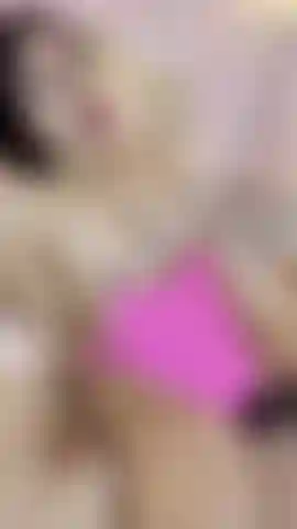 Look how i play with my juicy pussy, doing a creamy mess and squirt with a freaky orgasm ;)