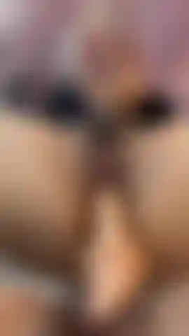 Fodo meu vibrador e esguicho rápido.