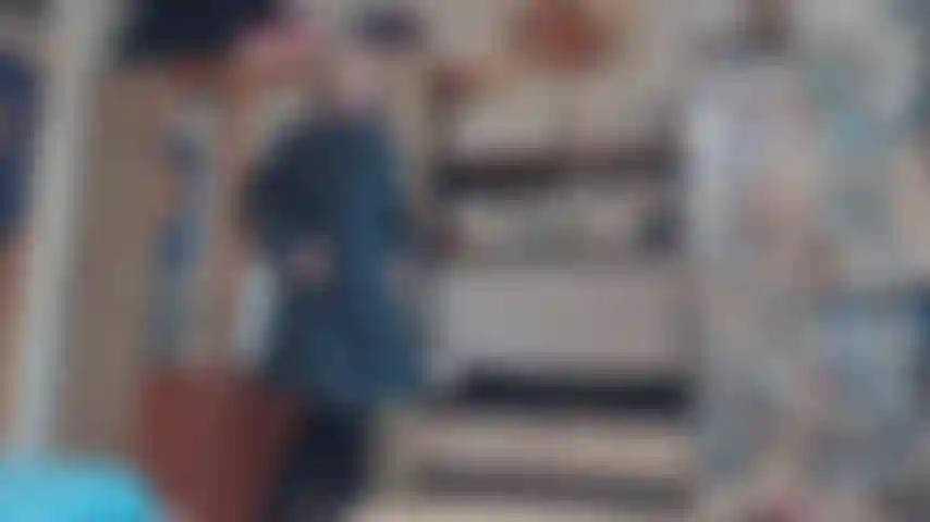 Provoco você com meu sobretudo.