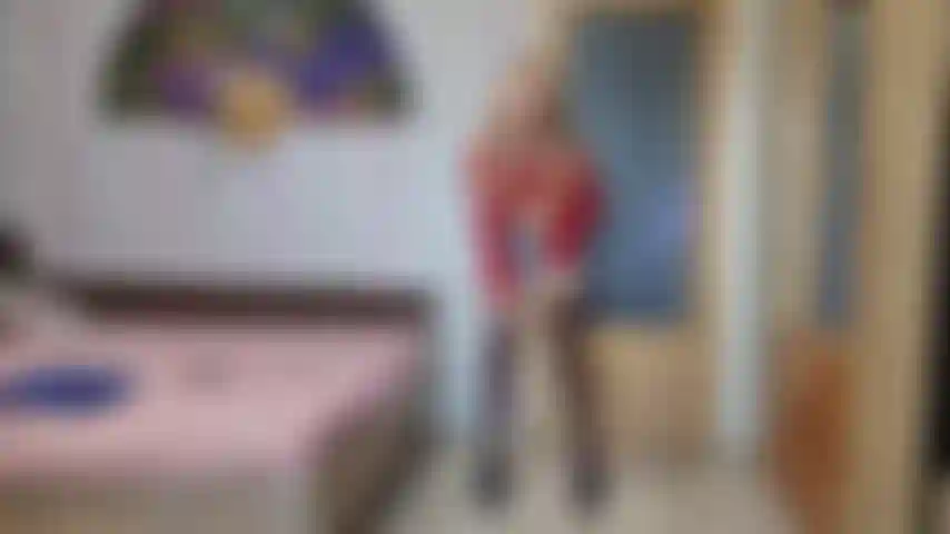 Strip tease sensual.