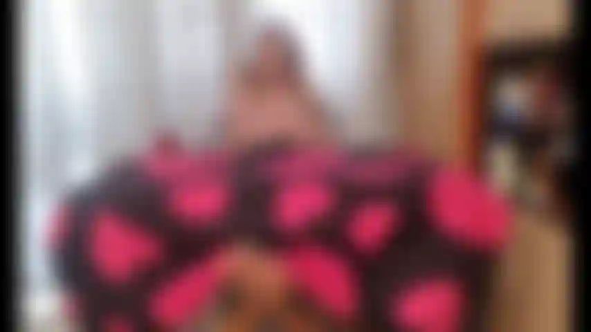 Fetiche por pés, conversa suja, instruções de punheta, contagem regressiva de porra.