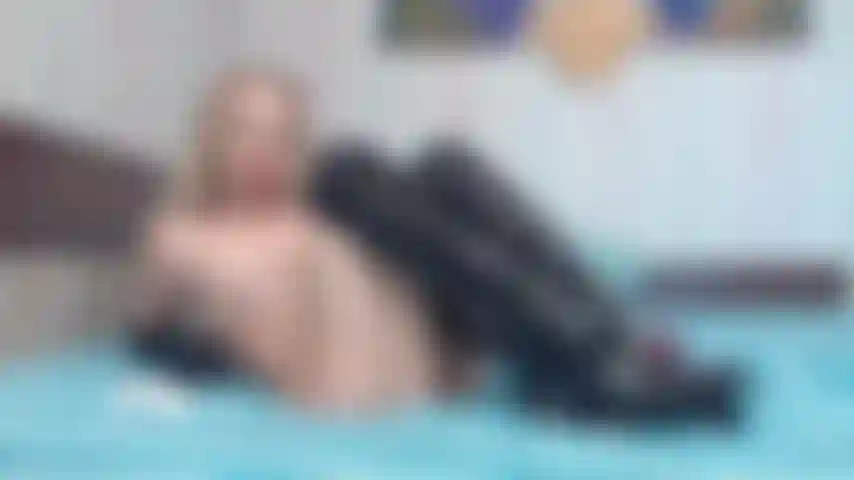 Botas de látex de salto alto, bota em vibrador.