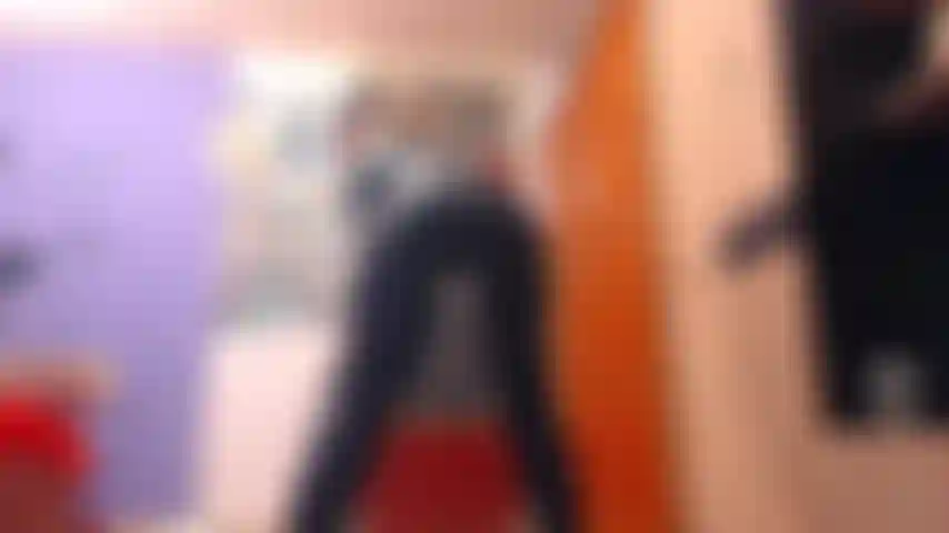 Catwoman chupando sua rola em pov, gozando na boca.
