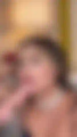 Watch how she gives a delicious blowjob with lots of saliva