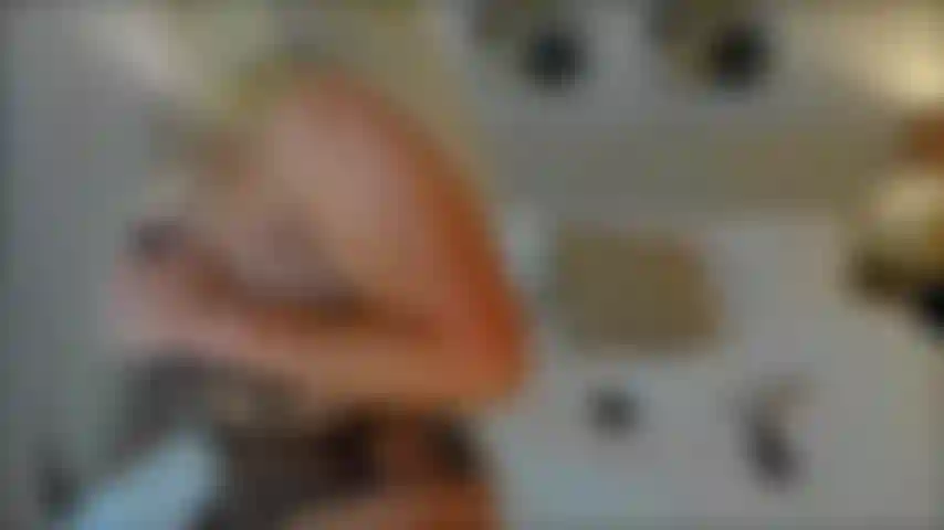 Strip-tease lento e jogo sujo de buceta.