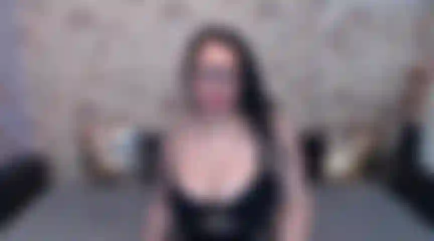 Gosto de sexo selvagem então adoro preencher meus buracos cavalgando em você, fazer cachorrinho e deixar você ter todo o prazer vendo meus peitos saltitantes, enfiar fundo no seu pau e levar fundo na minha bucetinha e no cu me dê seu h.