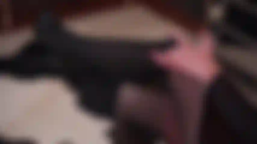 A sexy natasha brincando com meia-calça safada.