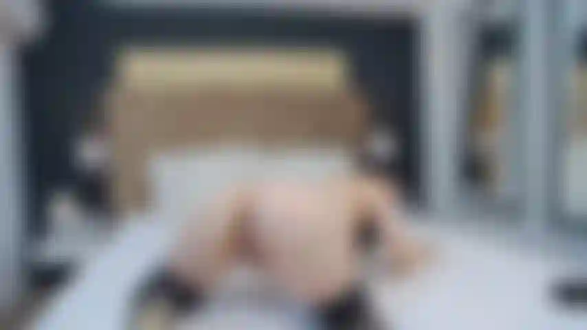 Bunda provoca em cachorrinho.