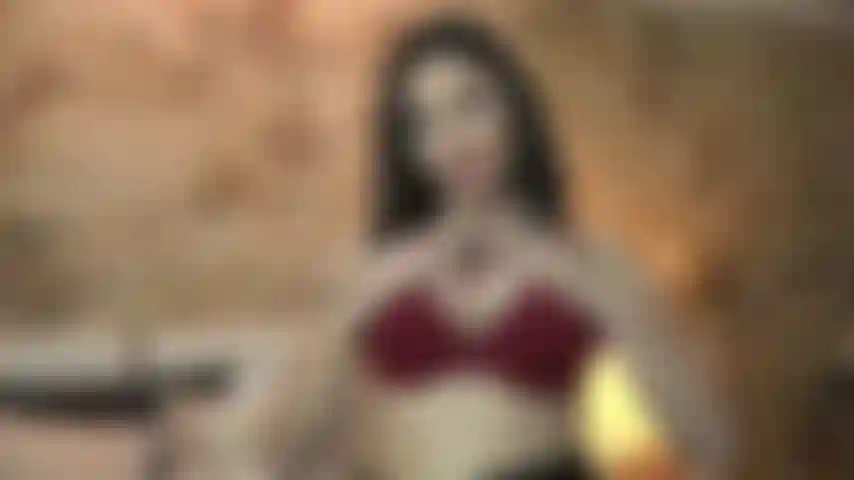 Adoro ver você inalar, cheirar para mim e ficar muito chapada então vou te dar as instruções de como fazer, enquanto te provoco com meus seios naturais enormes!