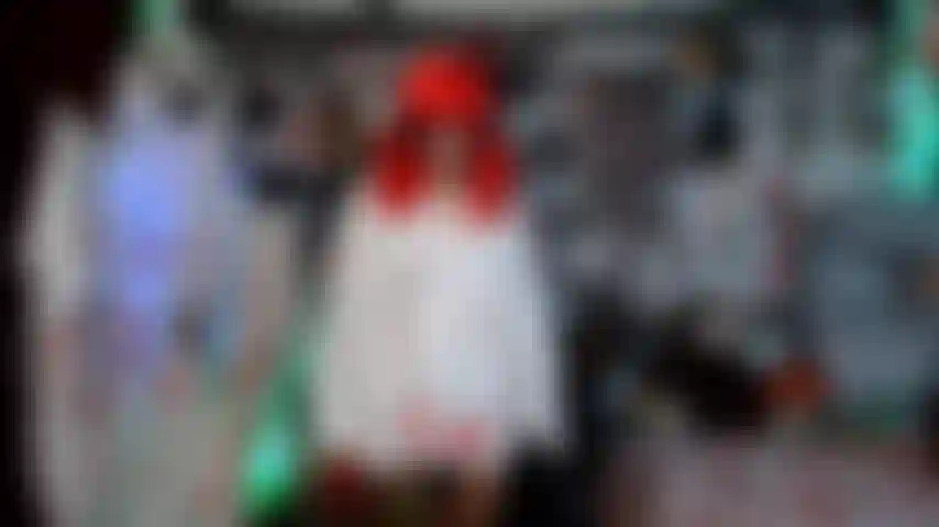 Boneca sexy e diaólica quer brincar.