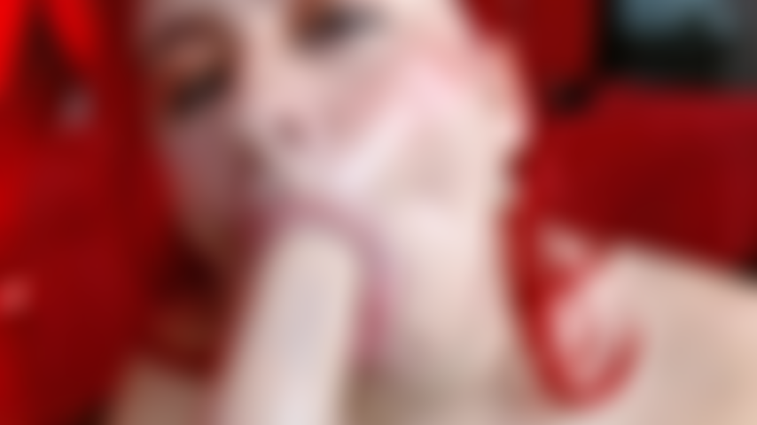 Molhada, suja e com fome de mais. Veja-me babar enquanto engulo profundamente o vibrador.