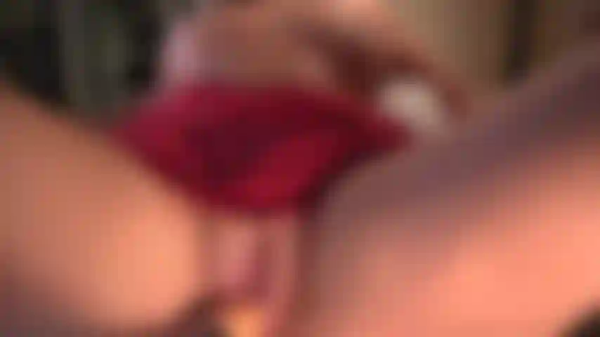 Vagabunda bronzeada com grandes lábios de bucetinha missionária, desafio você a gozar menos de 40 segundos! Garantido!