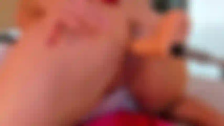 Fodendo minha cachorrinha com máquina de foder e muita umidade pingando (gravação do show de ouro).