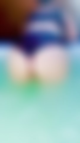 Fazendo twerk na banheira de hidromassagem.